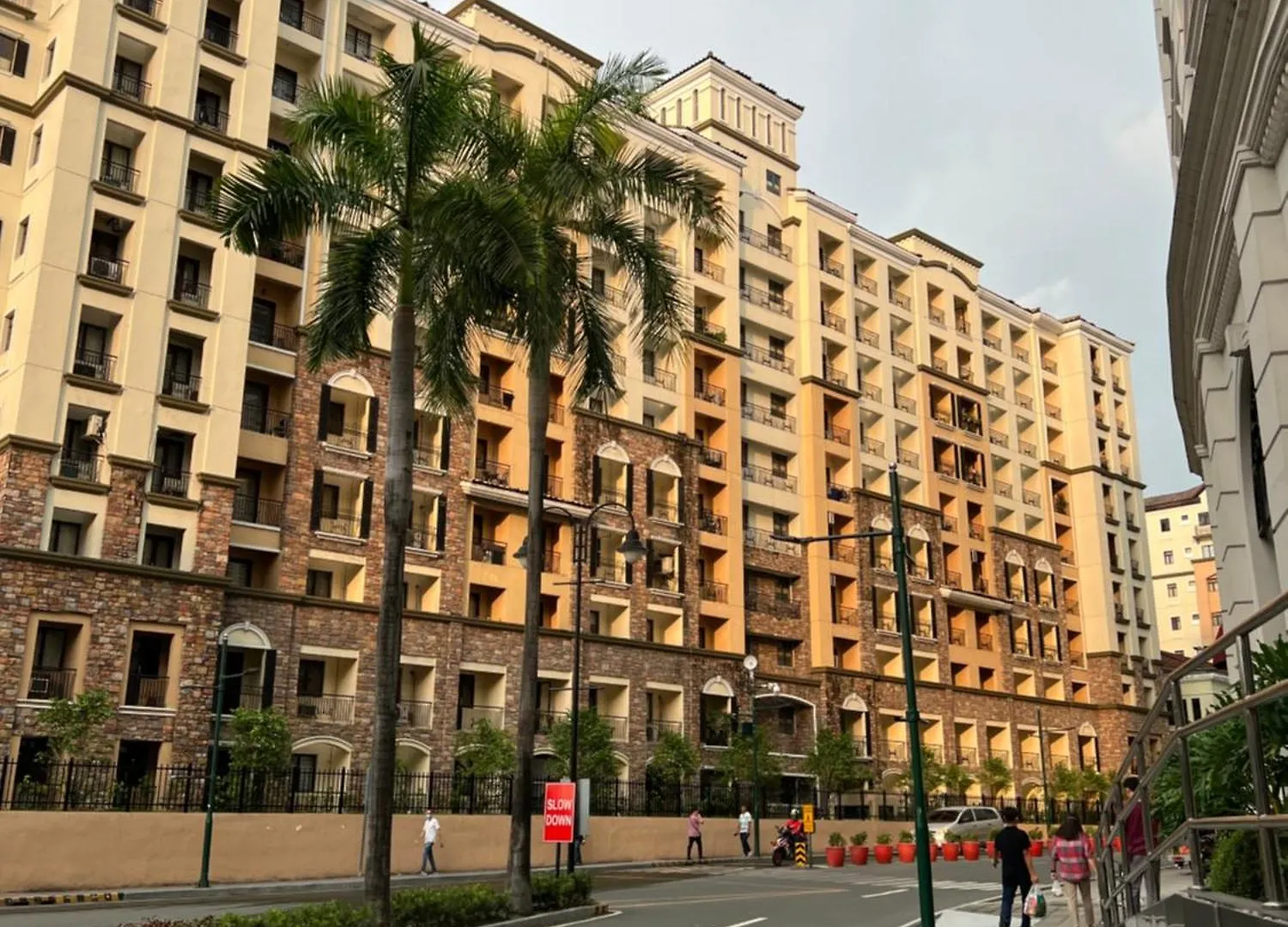Two Palm Tree Villas By Trisha Manila Apartment