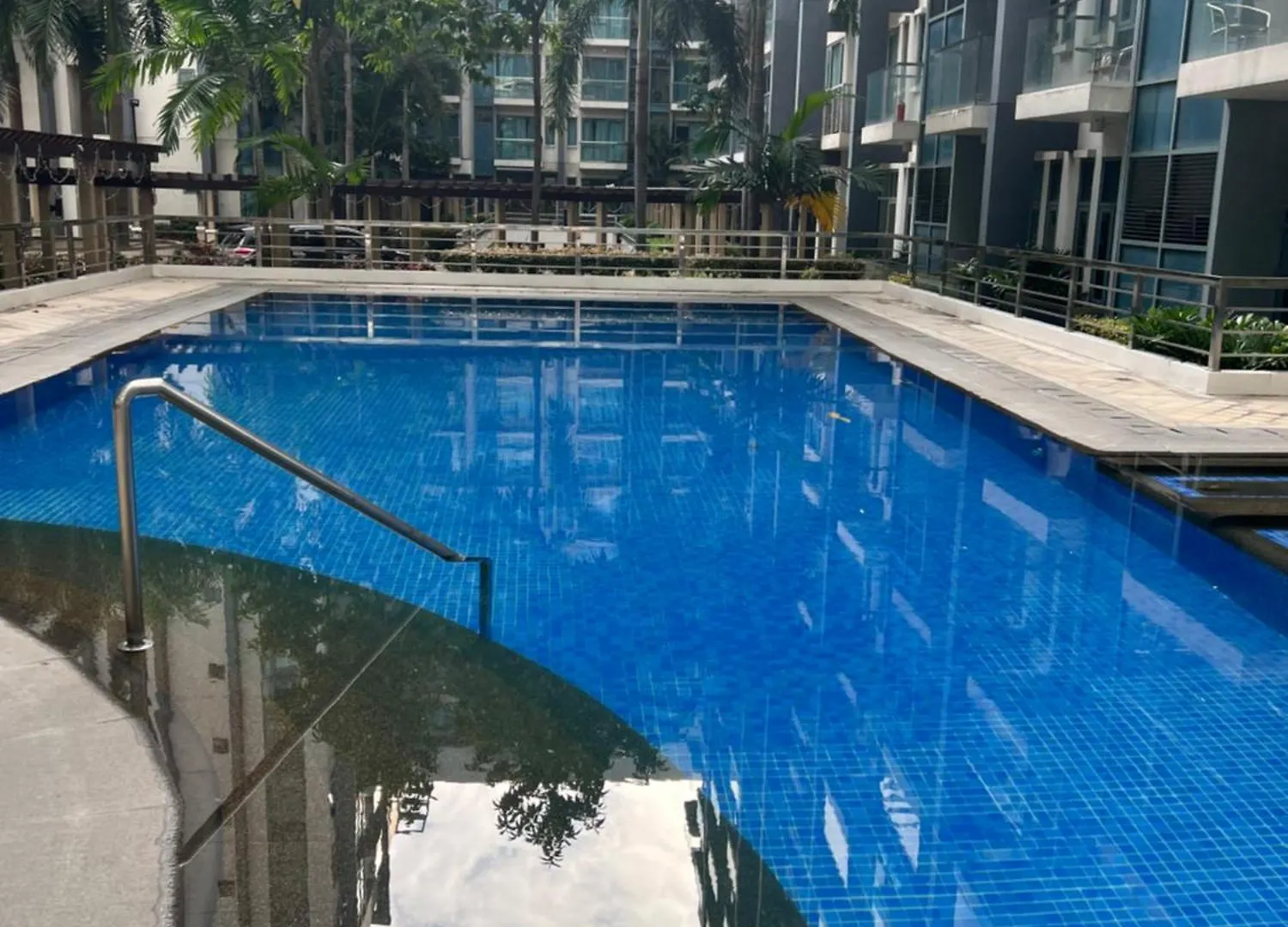 Apartment Two Palm Tree Villas By Trisha Manila
